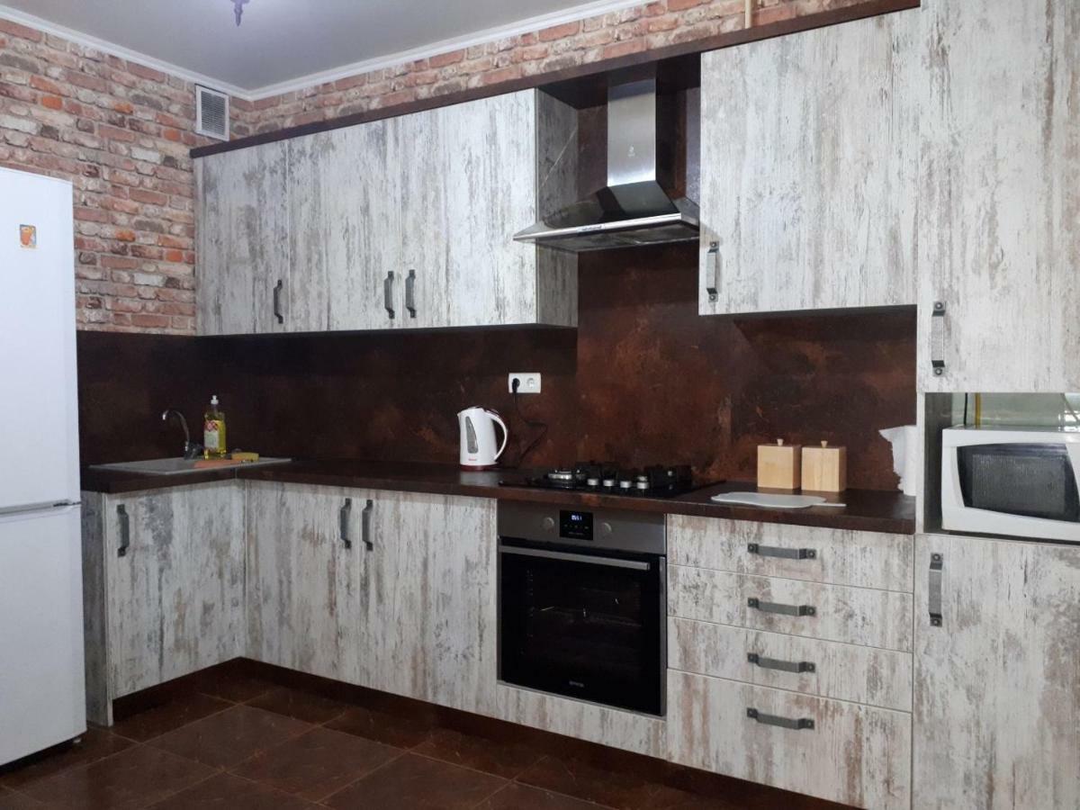 Large 2-Bedroom Apartament In The Center Kiszyniów Zewnętrze zdjęcie