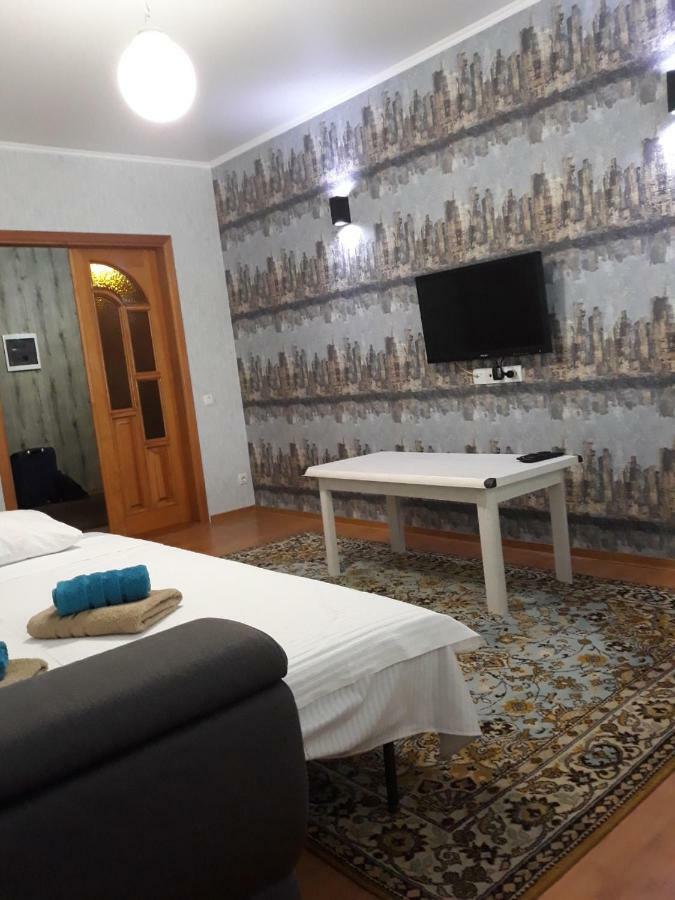 Large 2-Bedroom Apartament In The Center Kiszyniów Zewnętrze zdjęcie