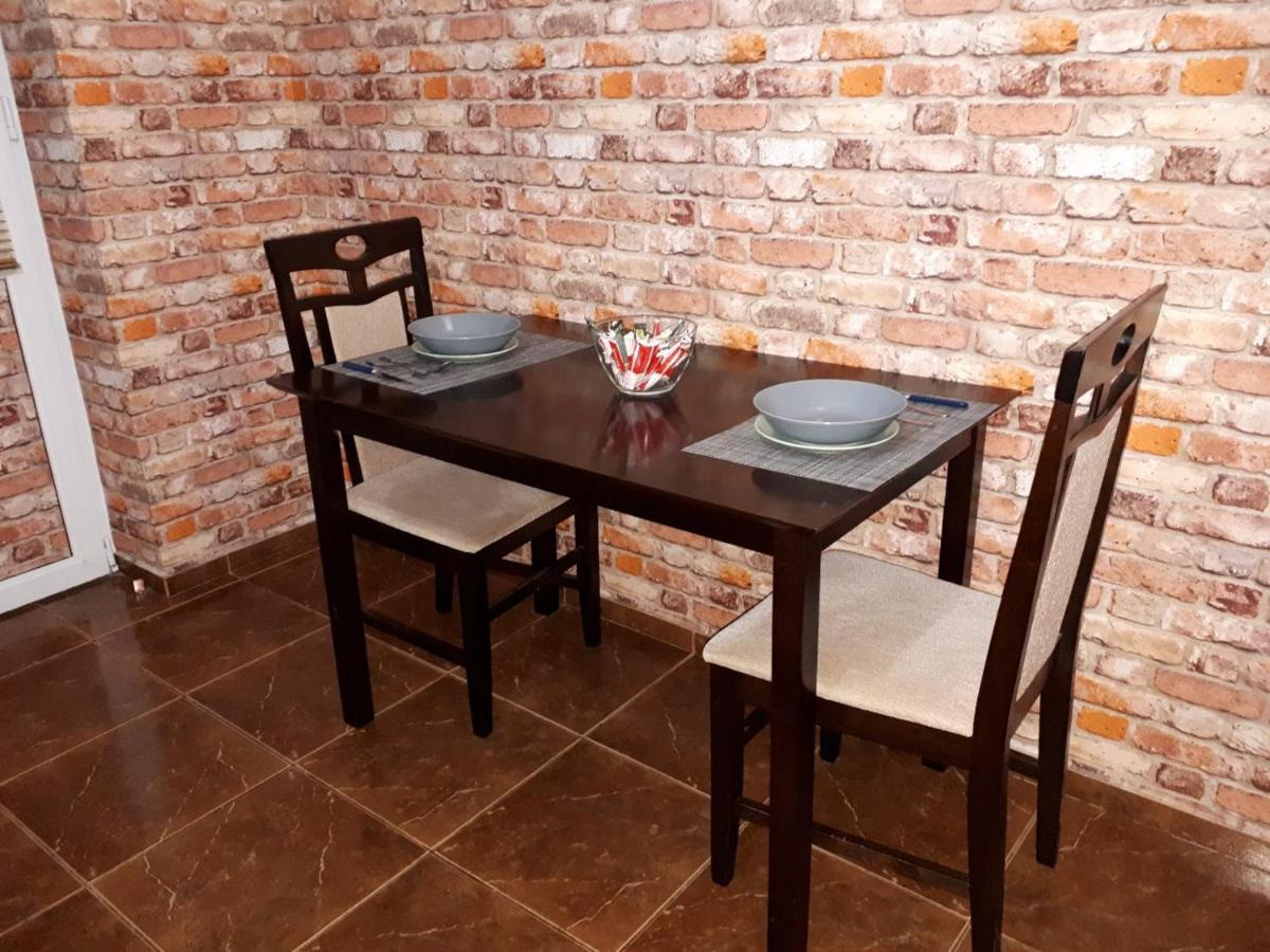 Large 2-Bedroom Apartament In The Center Kiszyniów Zewnętrze zdjęcie